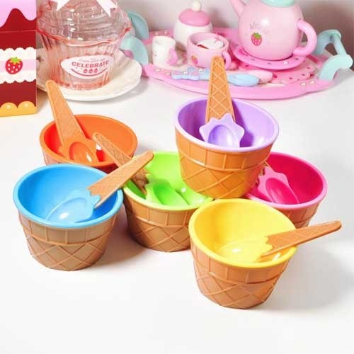 Ice Cream Cups Set - 4 Cups & 4 Spoons